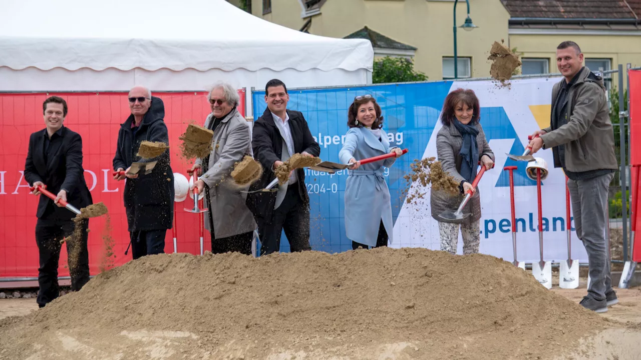 Spatenstich für das „Zukunftshaus“ in Wolkersdorf