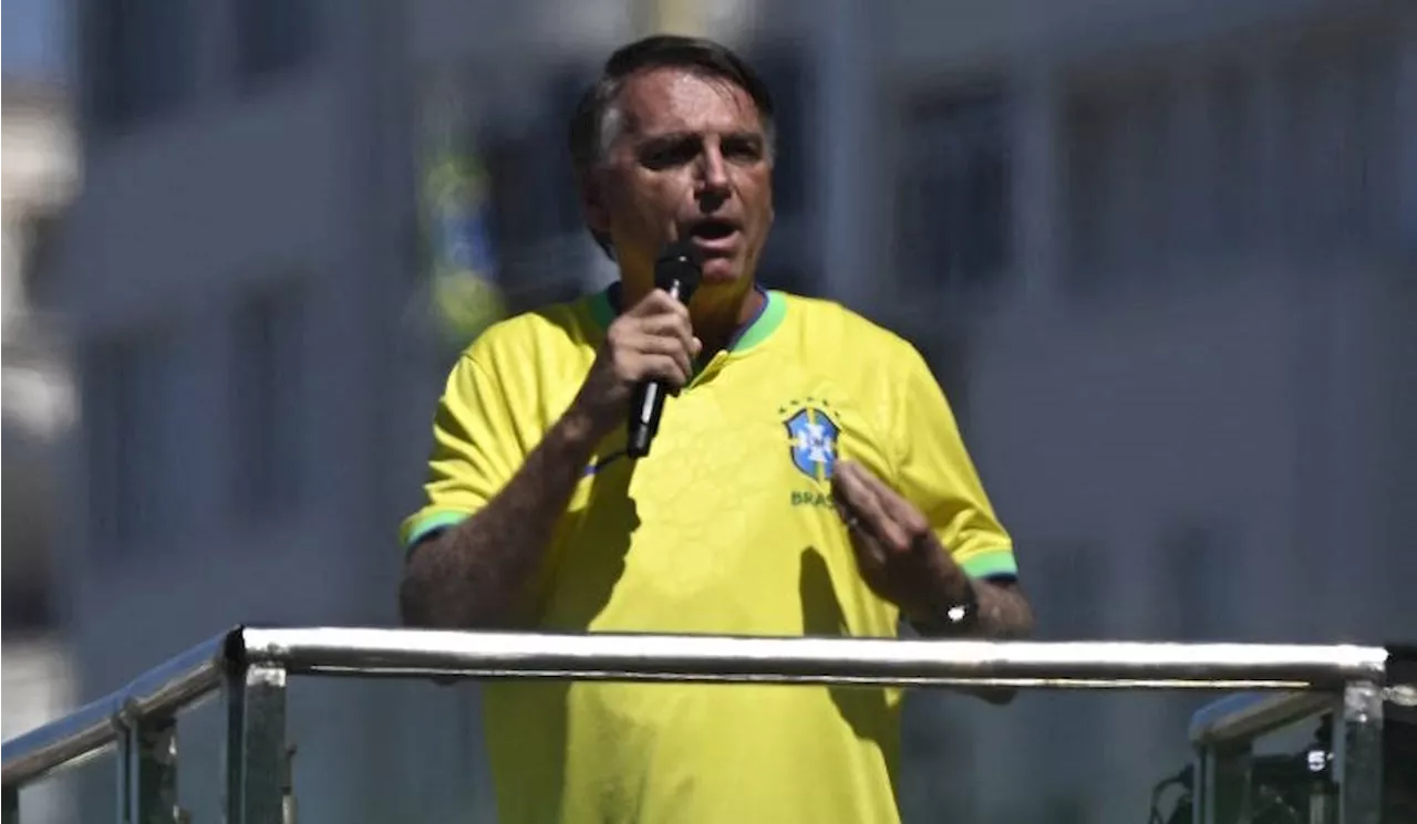 Jair Bolsonaro recebe alta depois de ser internado às pressas, em Manaus