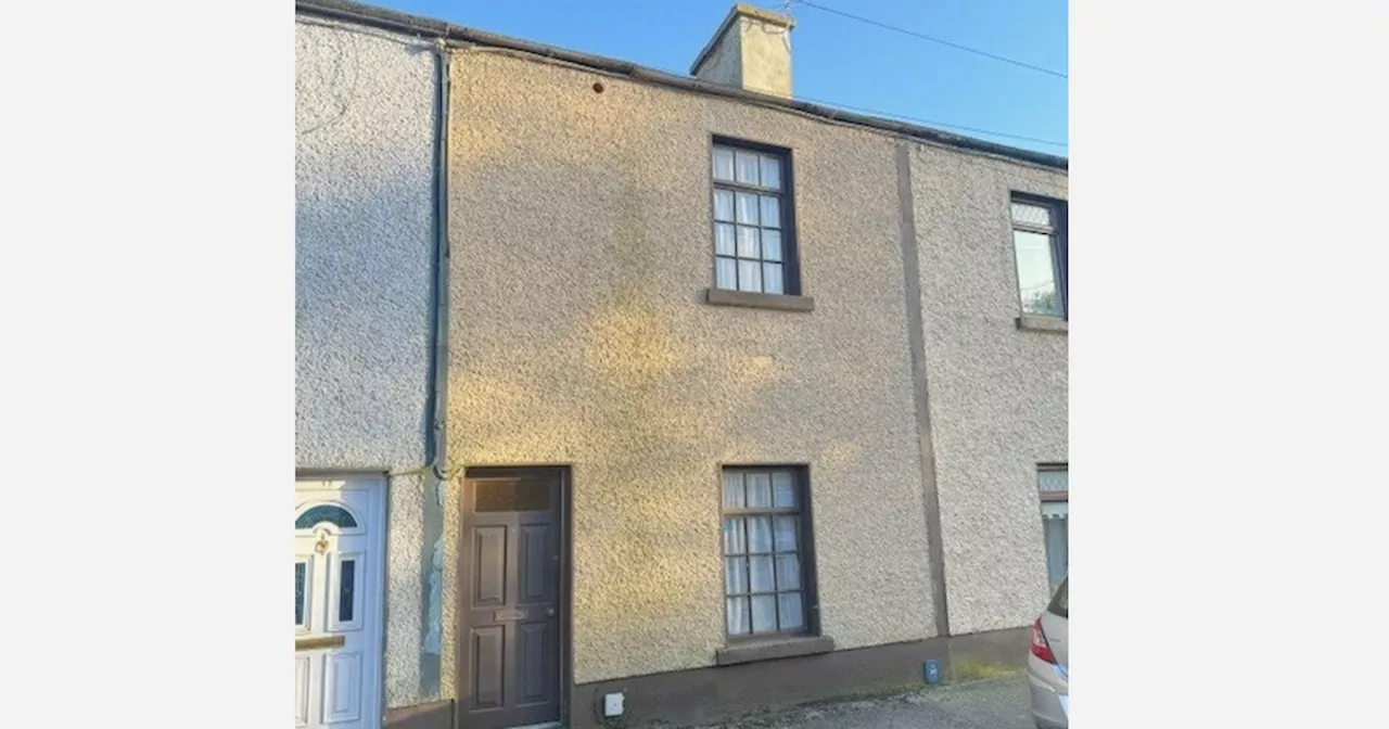 Mid-terrace home for €115k conveniently located in the Midlands