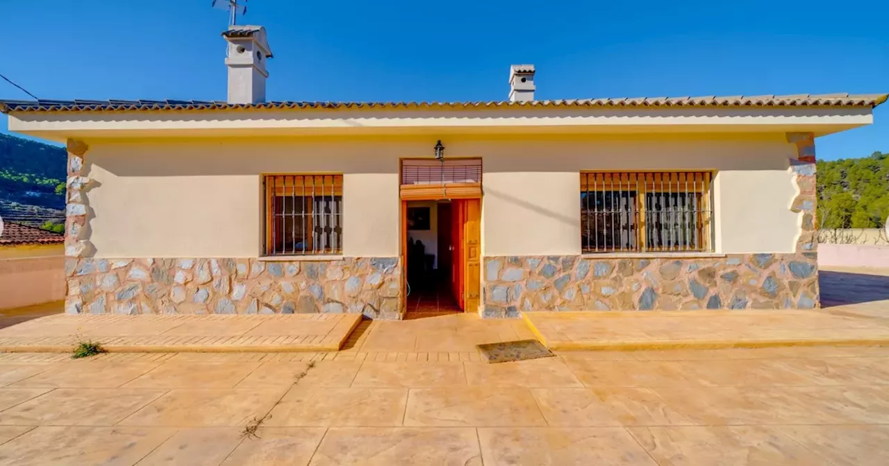 Stunning Spanish home with mountain views on sale for just €175k