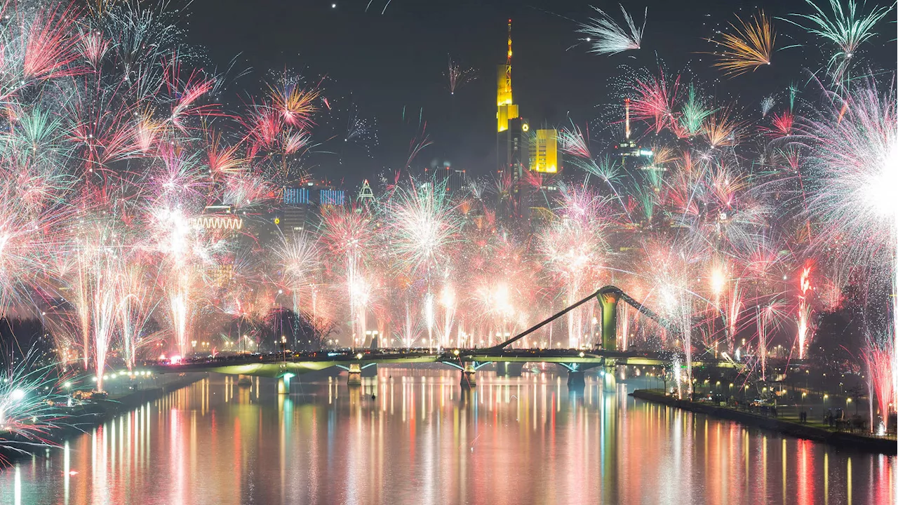 Wetteraussichten für Silvester und Neujahr 2023/2024: Wind und Regen bei milden Temperaturen