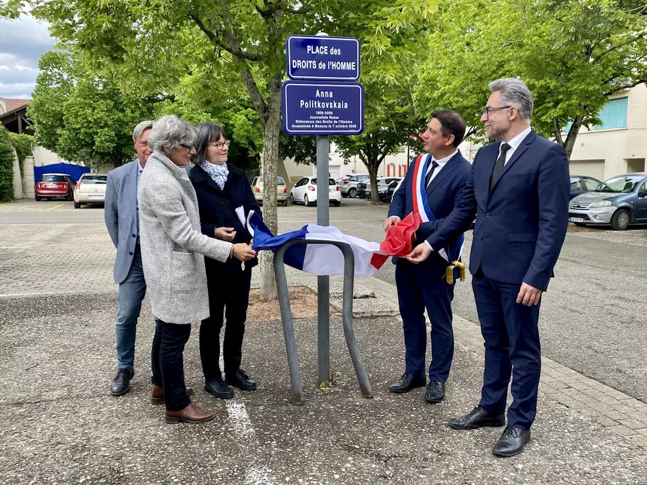 Une plaque commémorative pour se souvenir de la journaliste russe Anna Politkovskaïa à Villeneuve-sur-Lot