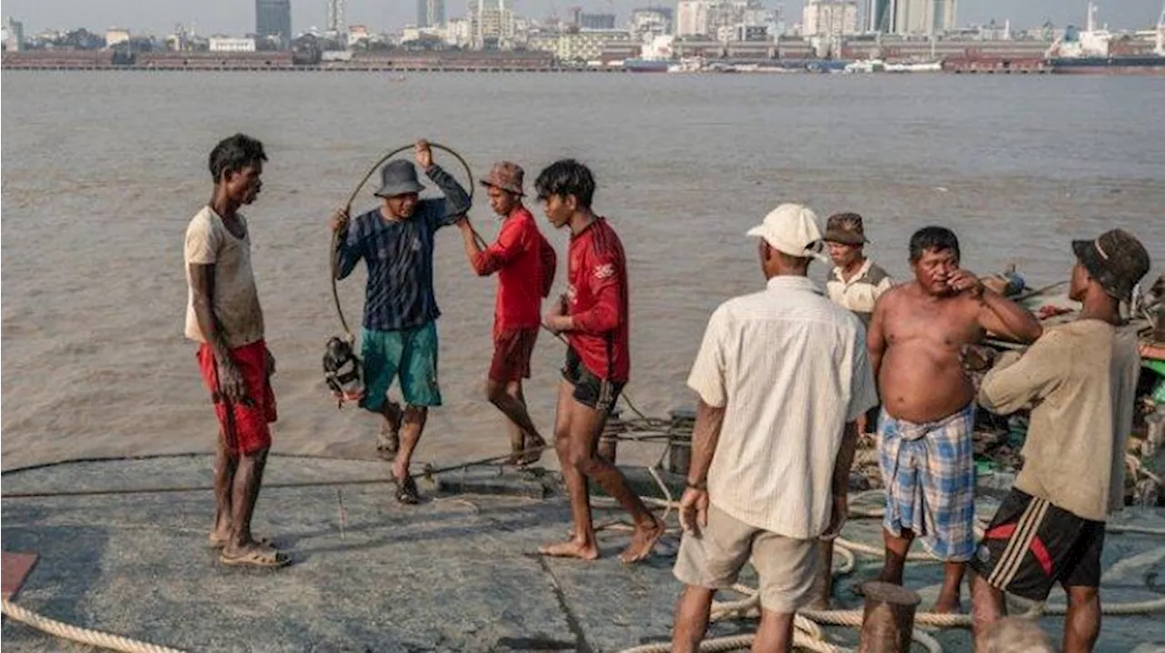 Junta Myanmar Tak Izinkan Pria Cukup Umur untuk Wamil Pergi Bekerja ke Luar Negeri