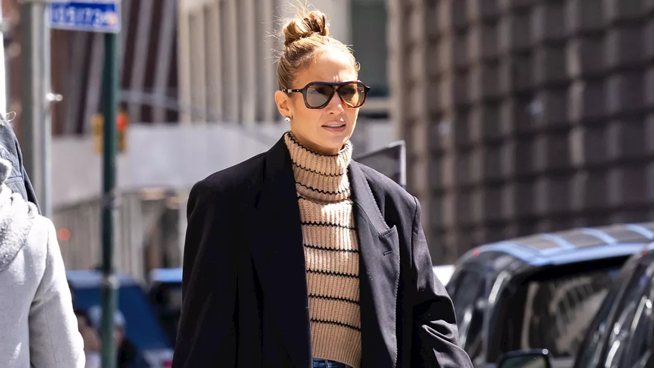 Jennifer Lopez, ahurissante dans un ensemble sheer aussi transparent que près du corps