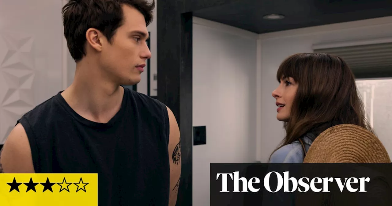 – Anne Hathaway and Nicholas Galitzine spark in crowd-pleasing romcom