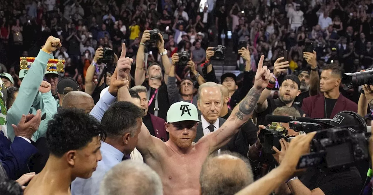 Canelo Álvarez accused of blocking two media critics from covering his fight