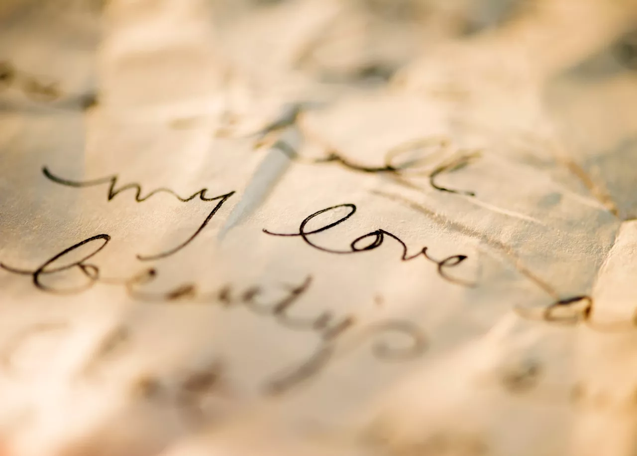 Miss Manners: Finding old love letters leads to some bad ideas