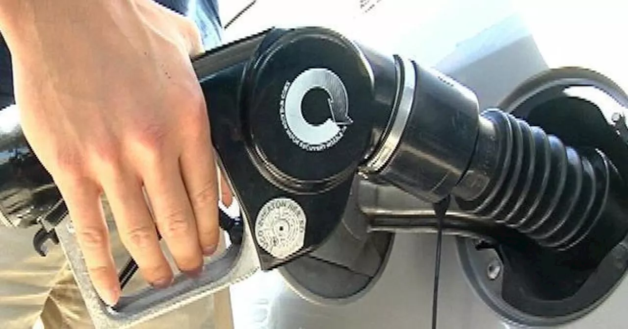 Average San Diego County gas price continues downward trend