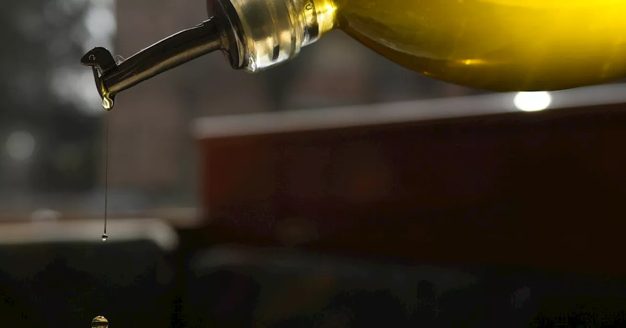 Olive oil could lower risk of dementia-related death, study finds