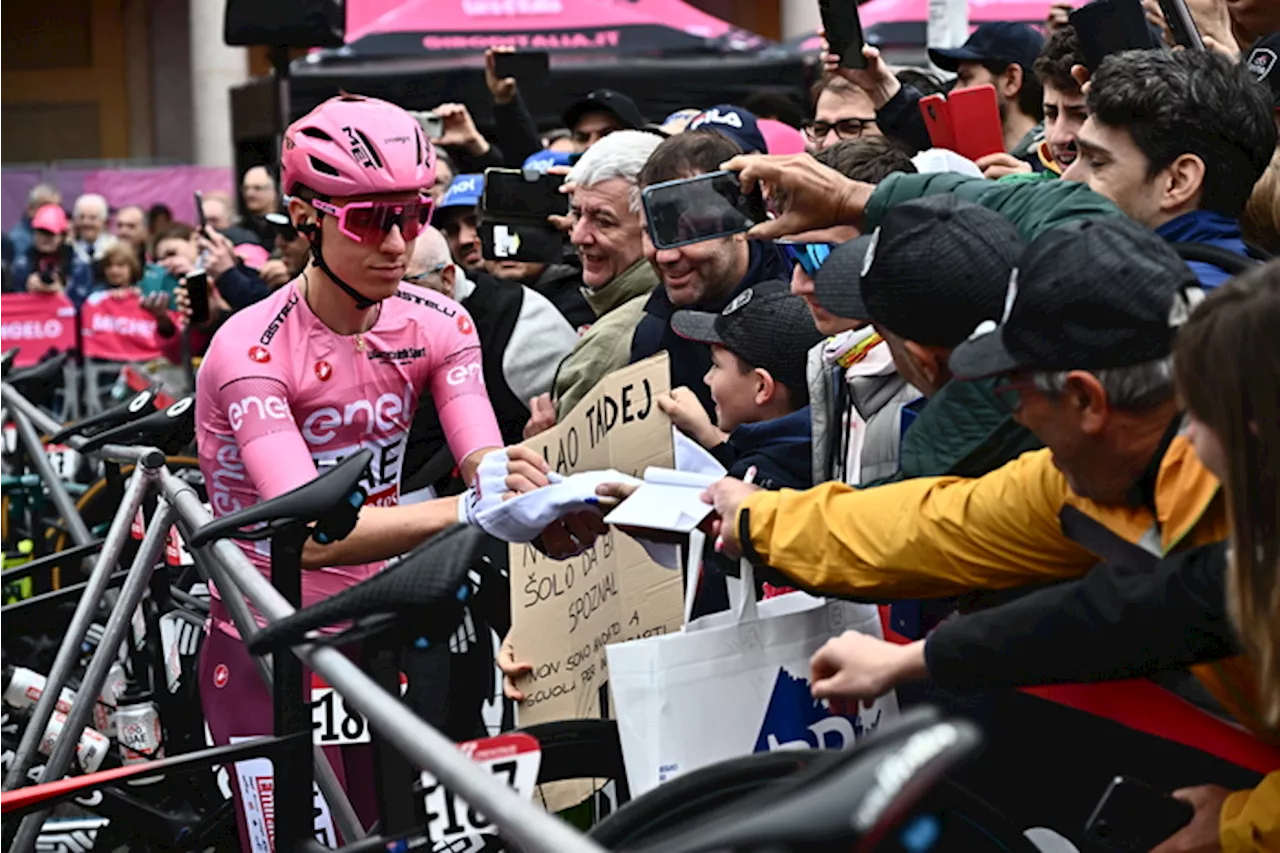 Tadej Pogacar predestinato, maglia rosa è già sua