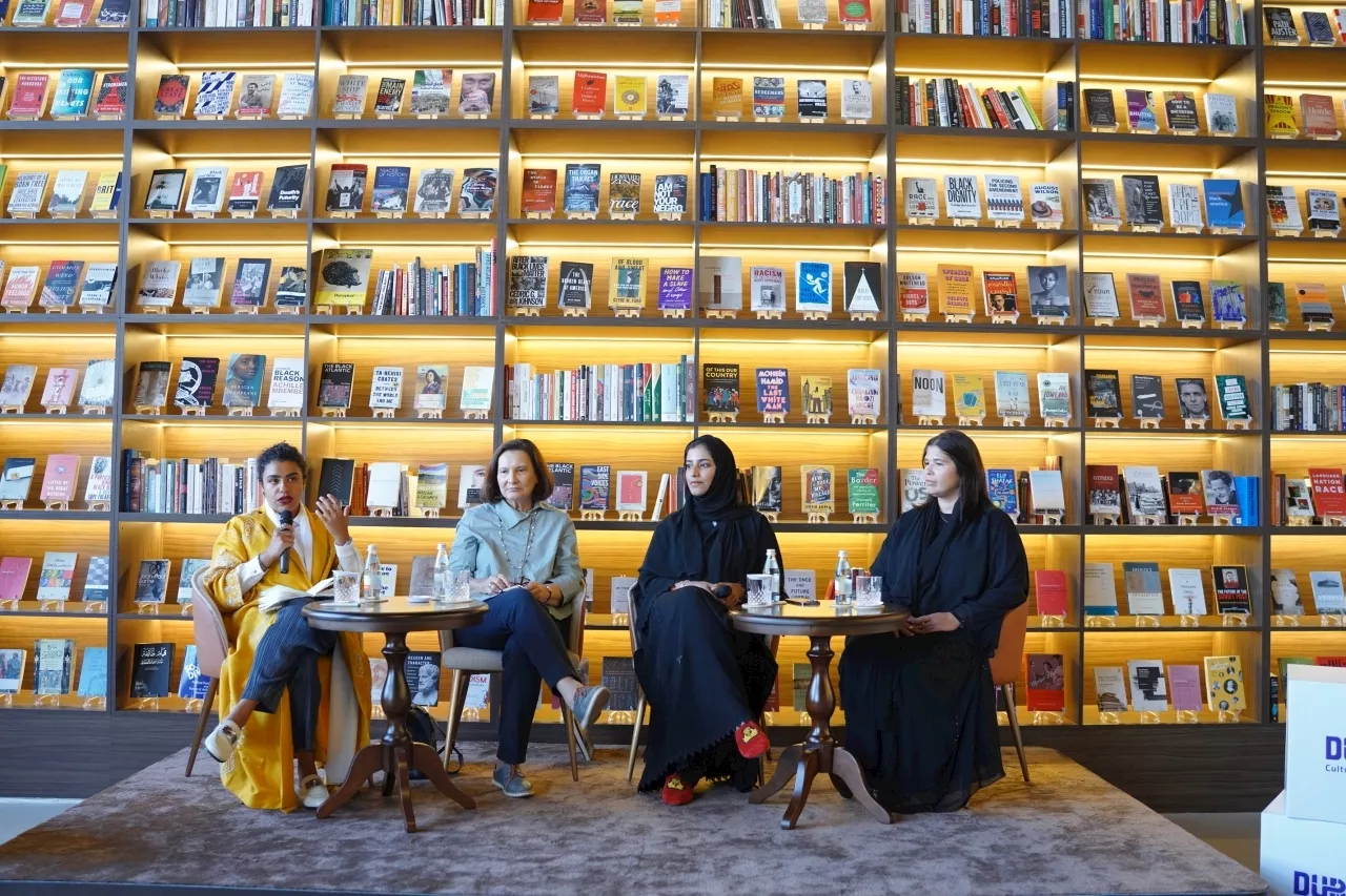 «دبي للثقافة» ومؤسسة فكر تناقشان آفاق الفن الخليجي المعاصر