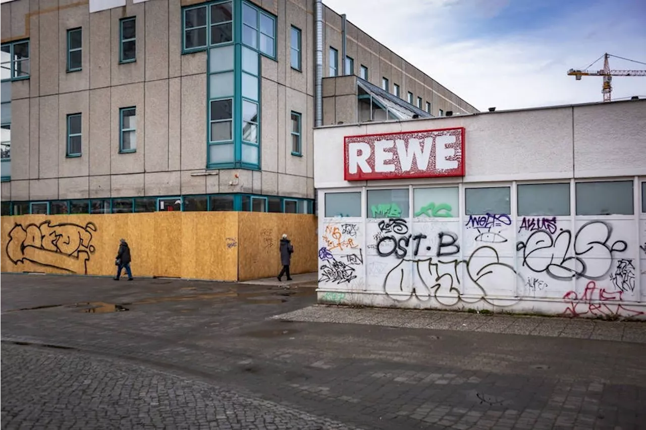 Polizeieinsatz in Kaulsdorf: Vier Teenager an Cecilienplatz-Ruine gestellt