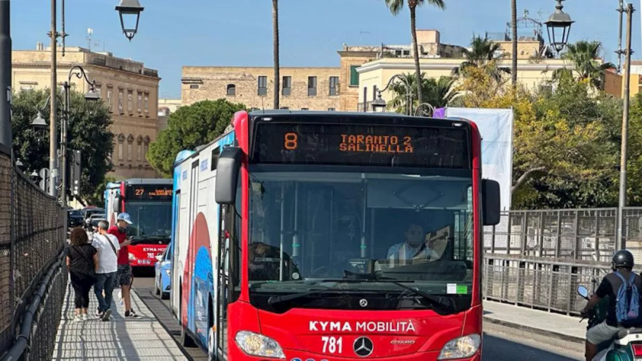 Taranto, mezzi pubblici: «BusSiamo» per cortesia (ripartendo dalle scuole)