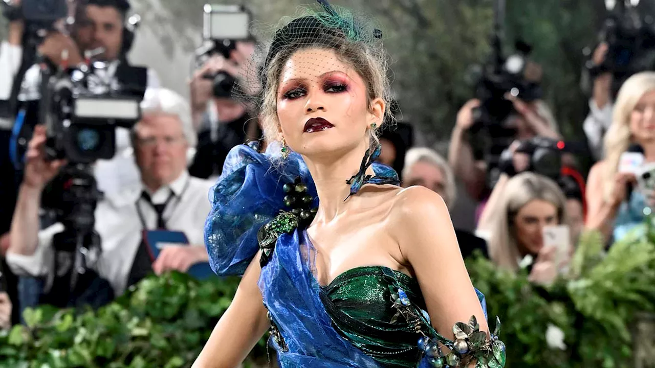 Zendaya's forbidden fruit look divides the Internet! Star's peacock-colored Maison Margiela mermaid...