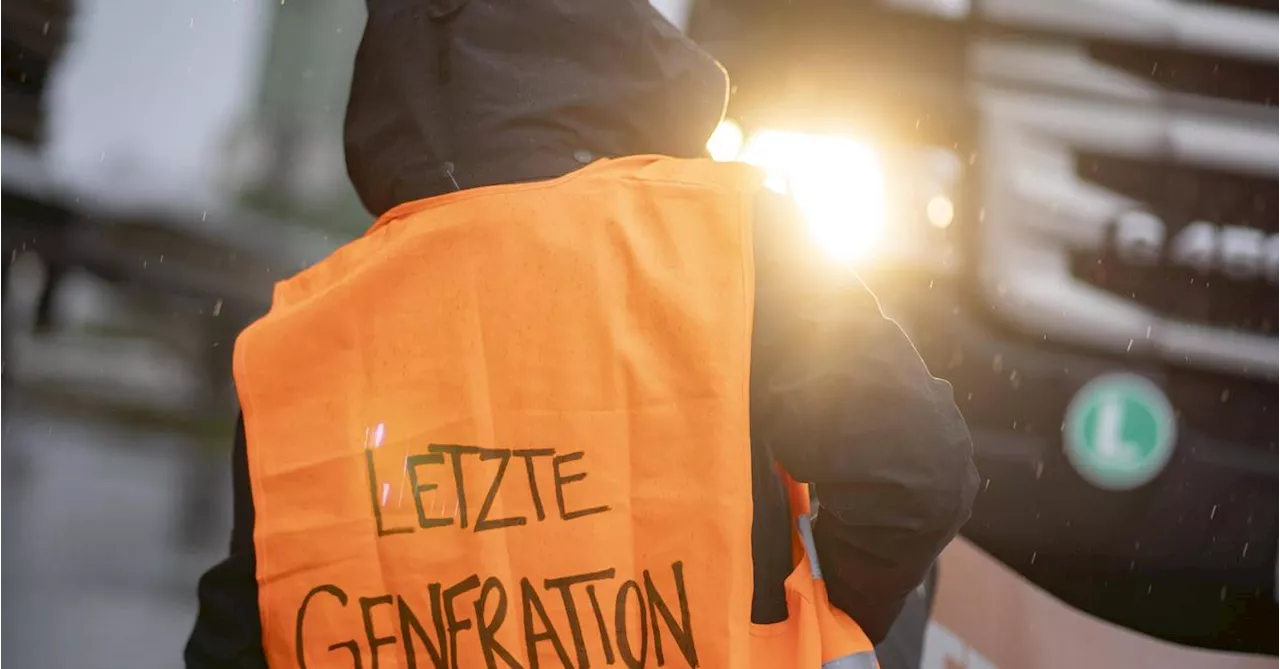 Klimaschutzaktivisten blockierten Eingang von Wiener Supermarkt