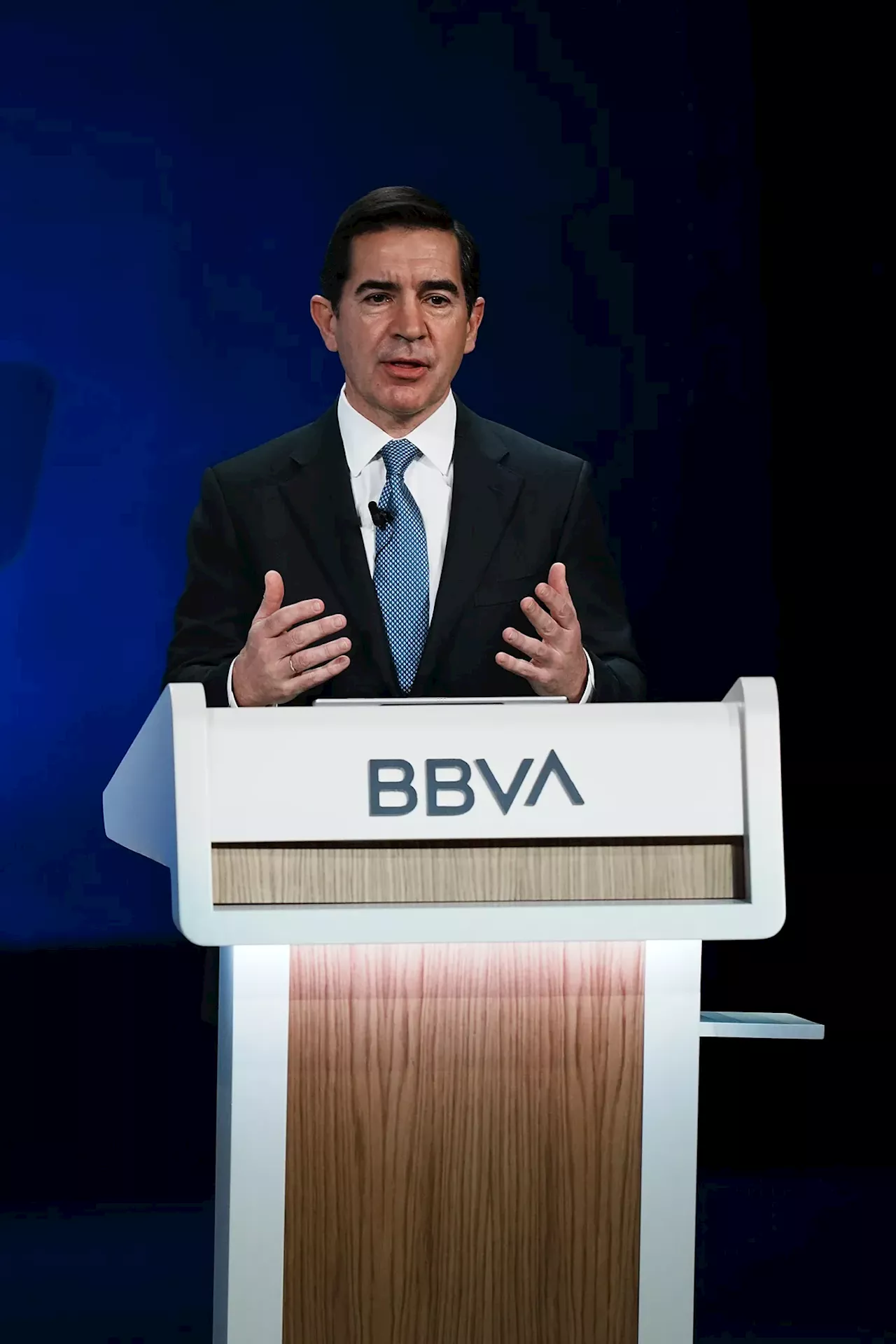 BBVA 'lamenta' que Sabadell rechace su 'atractiva' oferta