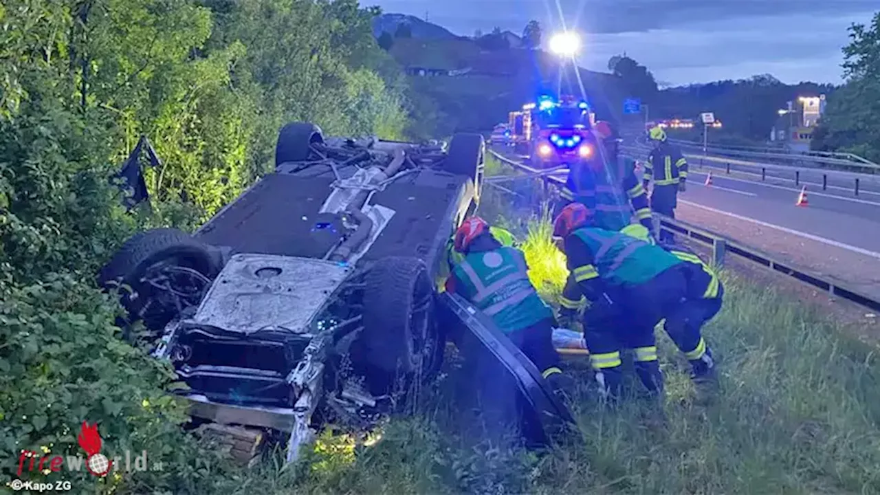 Schweiz: Pkw-Überschlag auf der A4 bei Küssnacht → Feuerwehr muss 26-Jährigen befreien