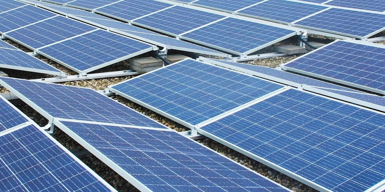 90.000 Euro Schaden: Diebe klauen Solaranlage vom Supermarkt-Dach