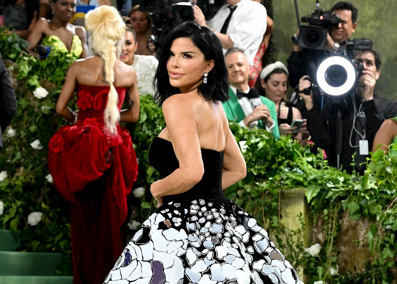 Jeff Bezos, Lauren Sanchez hit Met Gala for first time as couple