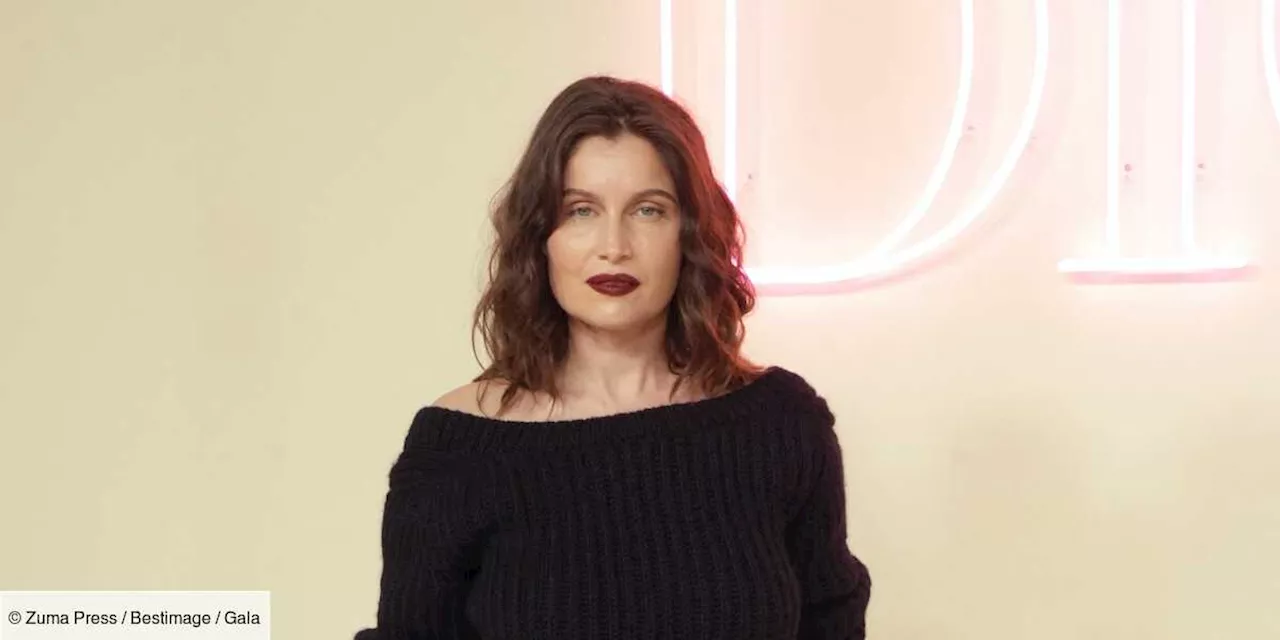 – Laetitia Casta, 45 ans, prouve que la mini-jupe est stylée à tout âge