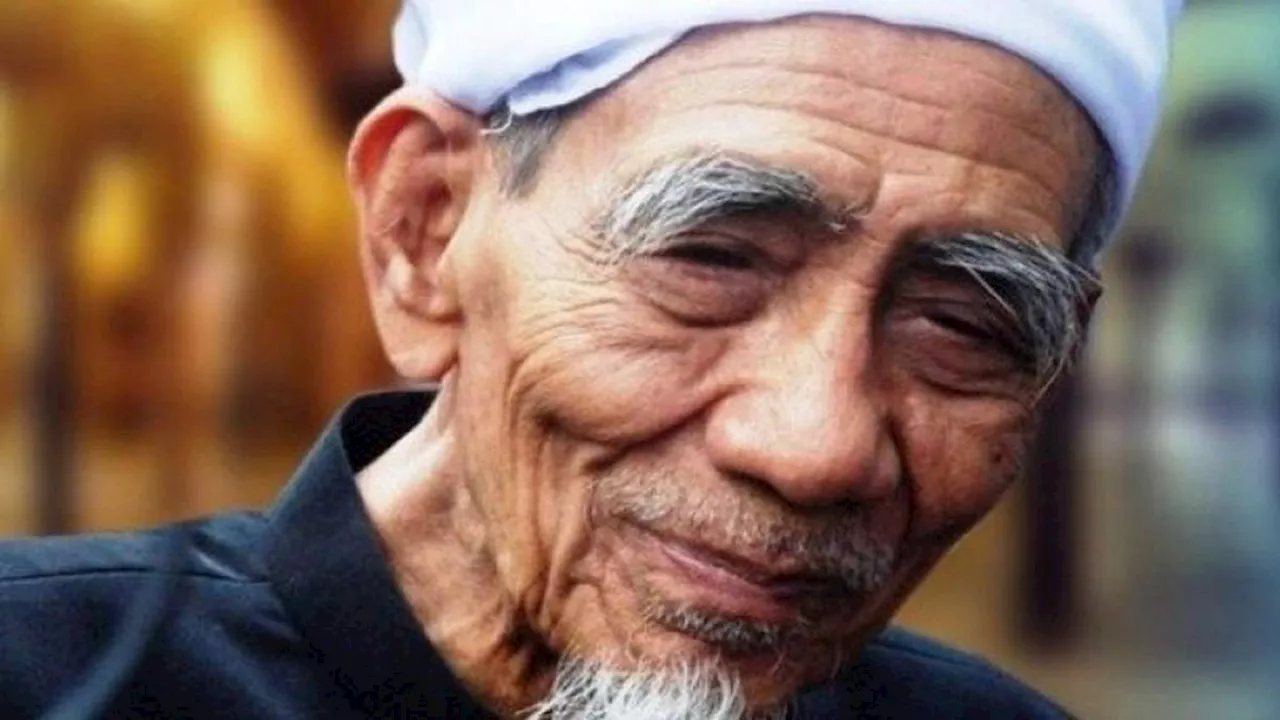 Di Balik Hari Selasa yang Selalu Diistimewakan Mbah Moen Zubair