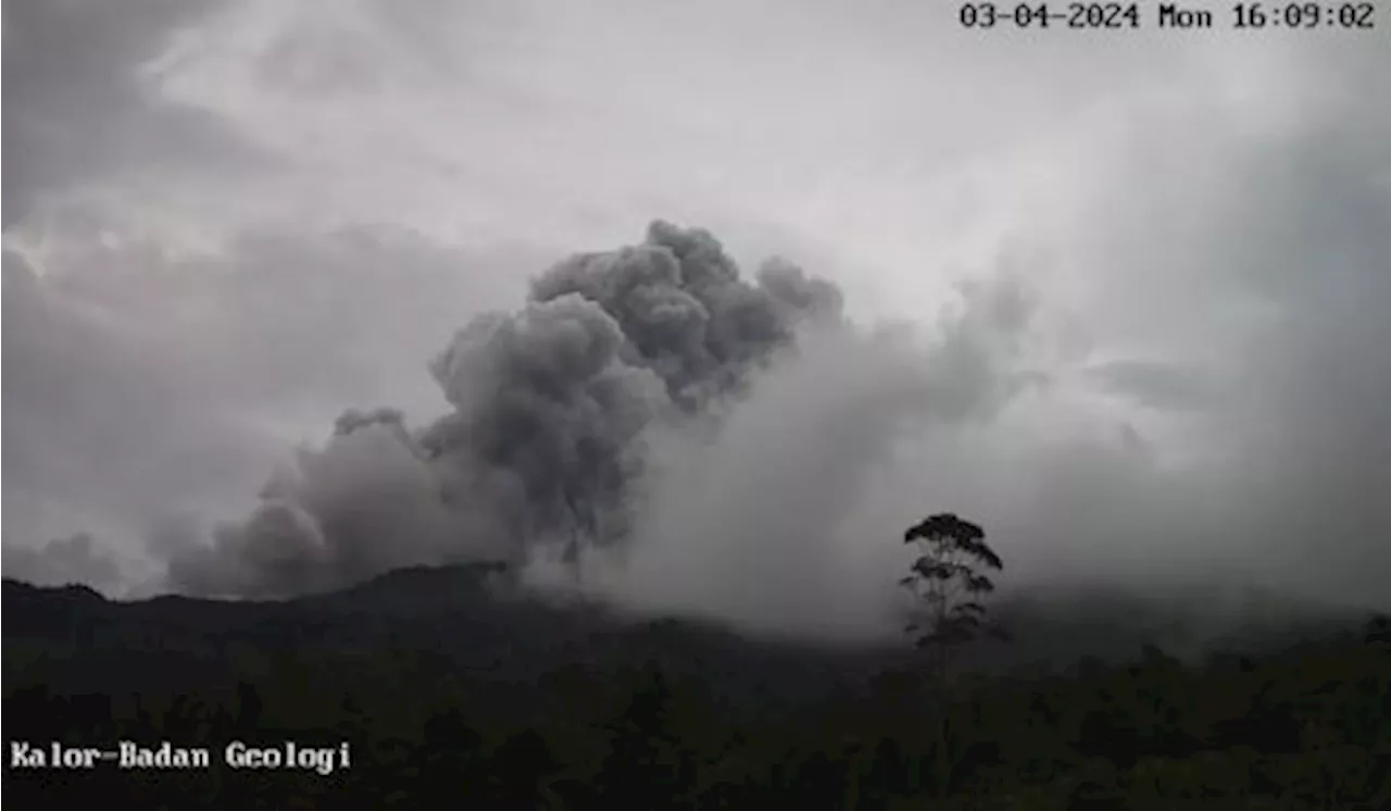 Merapi Luncurkan 20 Kali Guguran Lava, Waspadai Lahar dan Awan Panas Guguran