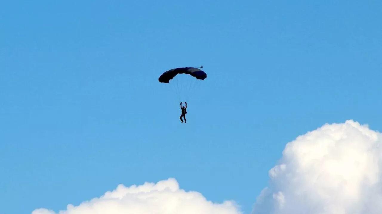 Un parachutiste de 67 ans gravement blessé lors d’une commémoration dans le Doubs