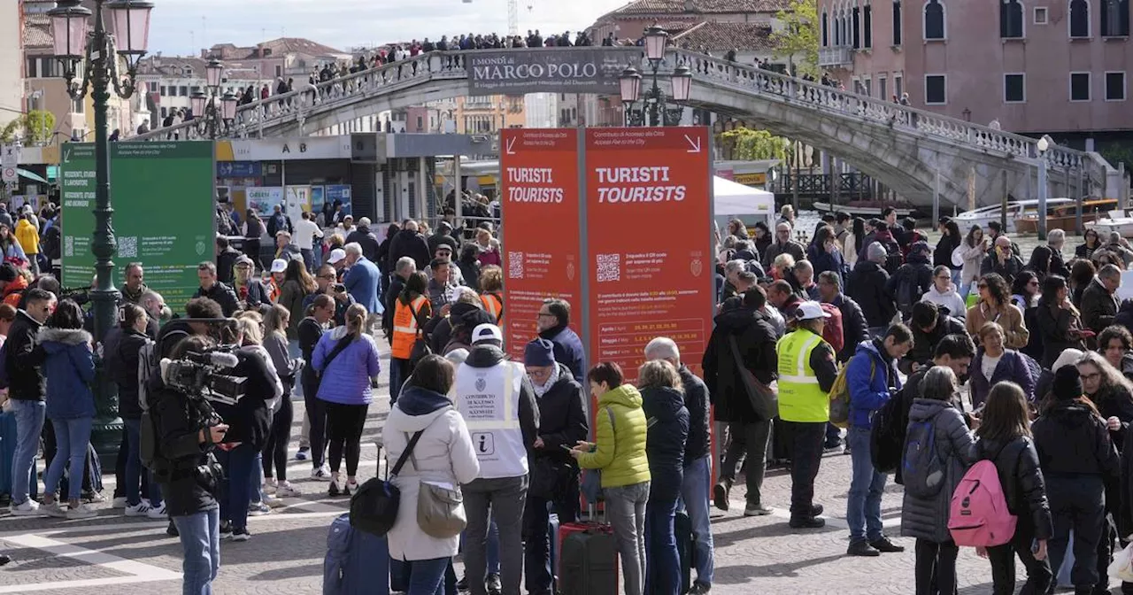 Venedig: Eintrittsgeld bringt der Stadt erste Million​