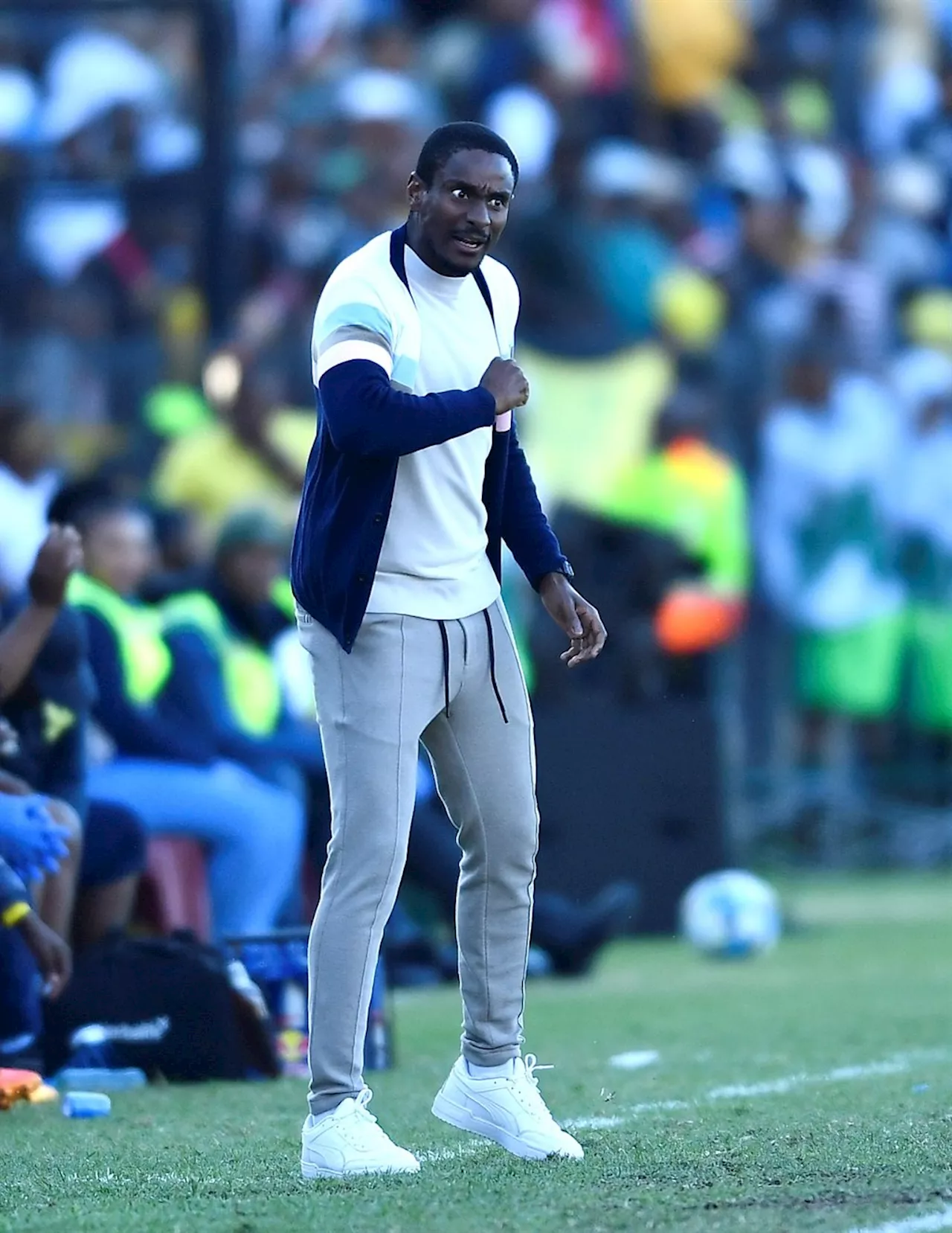 Rulani Jumps To Shalulile's Defence