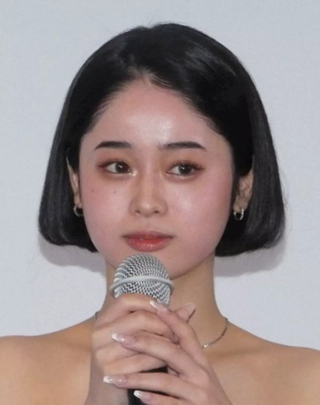 人気セクシー女優 待ち伏せ、尾行、盗撮などの被害明かす「AV女優だーと叫んだり…本当に怖かった」