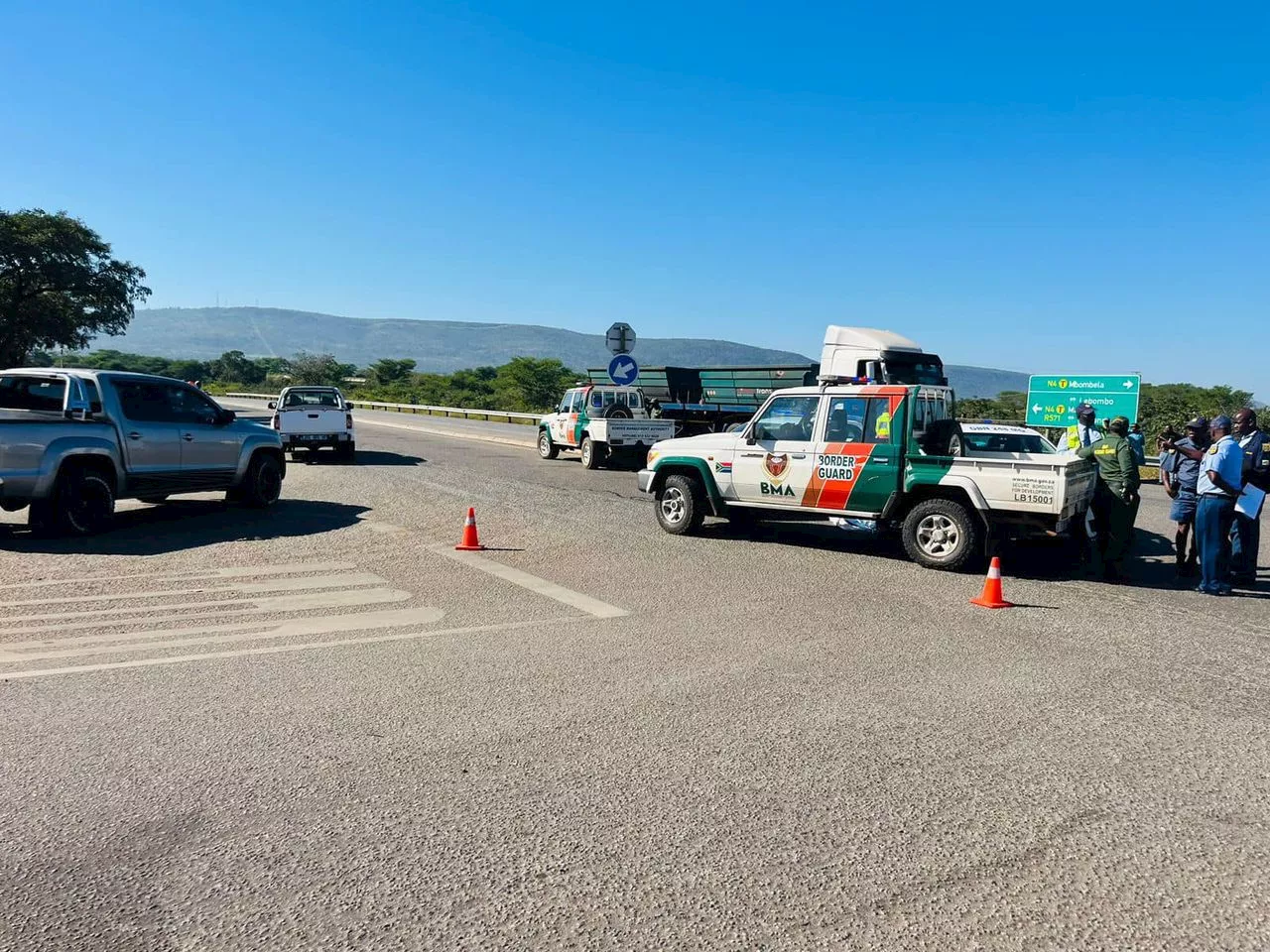 Truck kills traffic officer on duty on N4 near Komatipoort