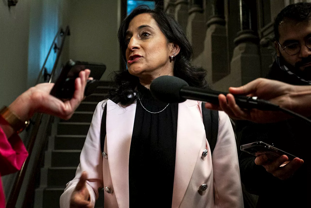 Treasury Board, unions, leaders, experts contend with evolving federal in-office requirements
