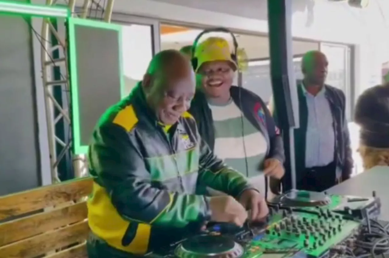 DJ Cyril Ramaphosa spins beats at Rands Cape Town