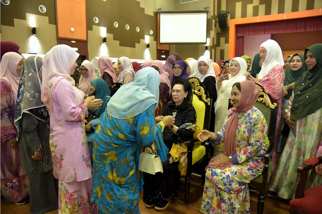 Raja Perempuan Perlis berkenan hadiri Majlis Santapan PERKIM