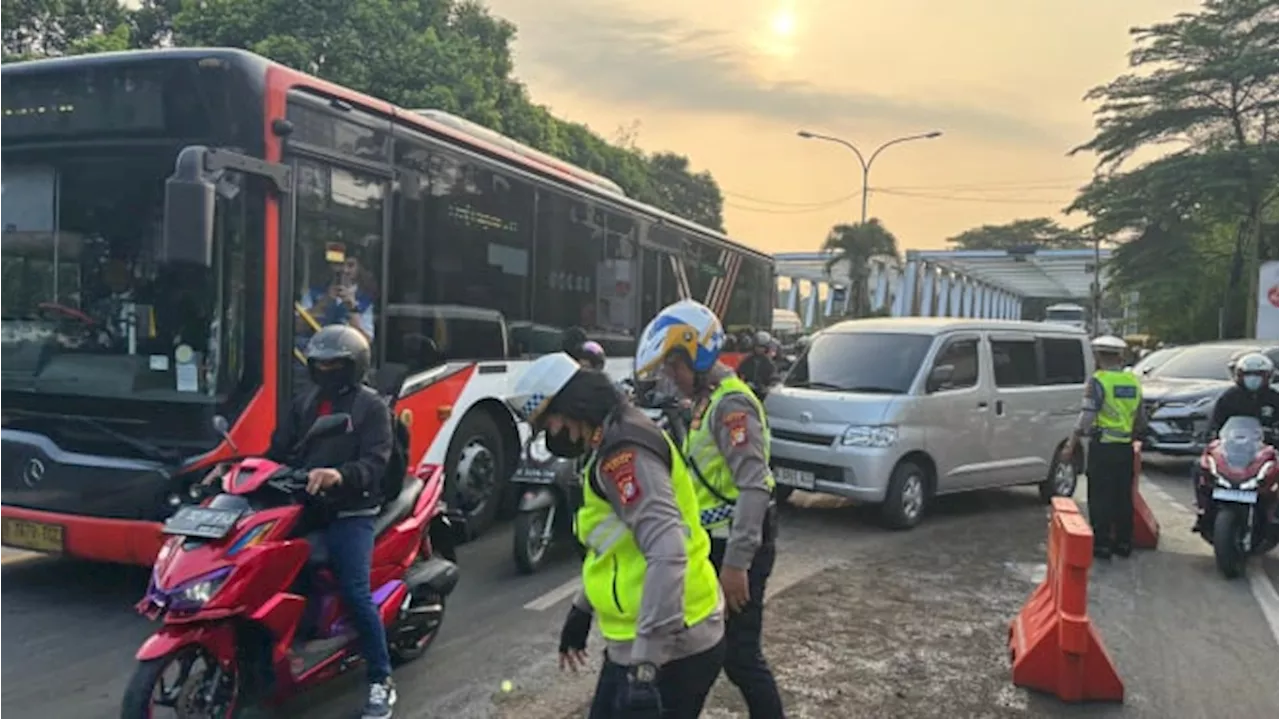 Awas! Oli Tumpah di Jalan Juanda Depok, Pengendara Diimbau Waspada