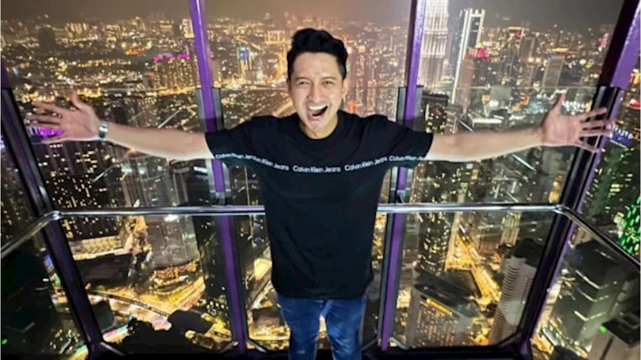 Selamat! Chand Kelvin Resmi Melamar Sang Kekasih