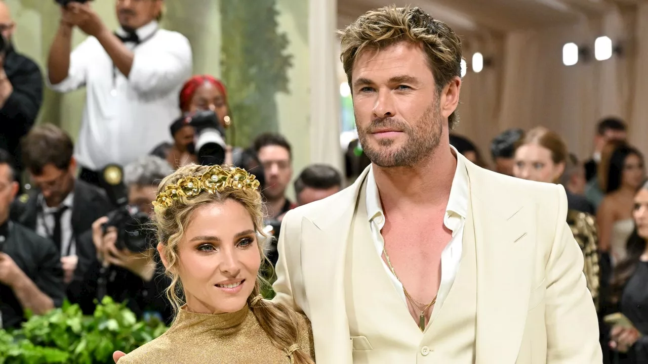 Chris Hemsworth apuesta por la elegancia clásica de un traje blanco en la MET Gala 2024