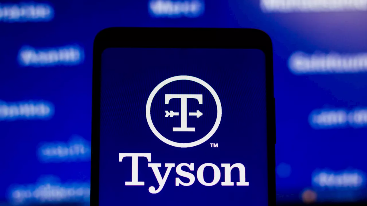 Tyson stock dips on net sales miss, production hurdles