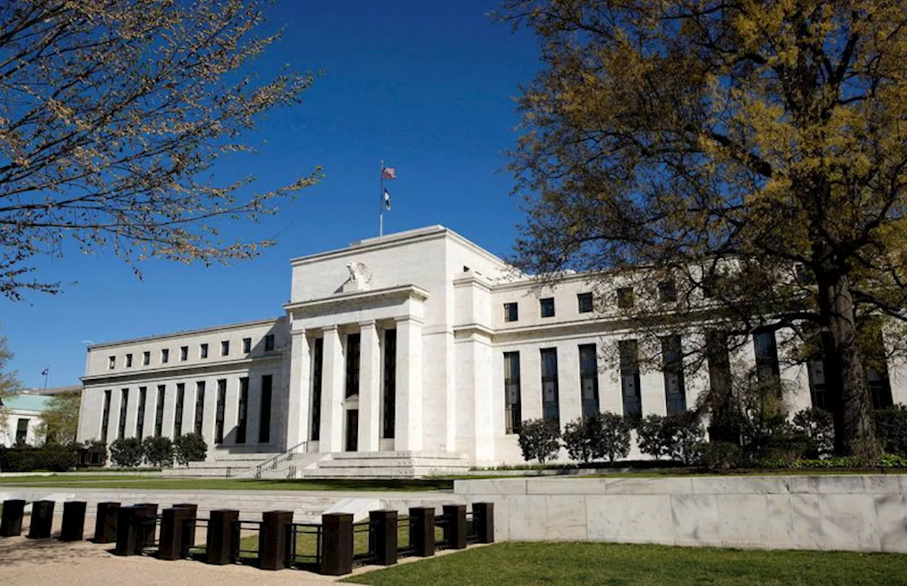 US banks report weaker loan demand, Fed survey says