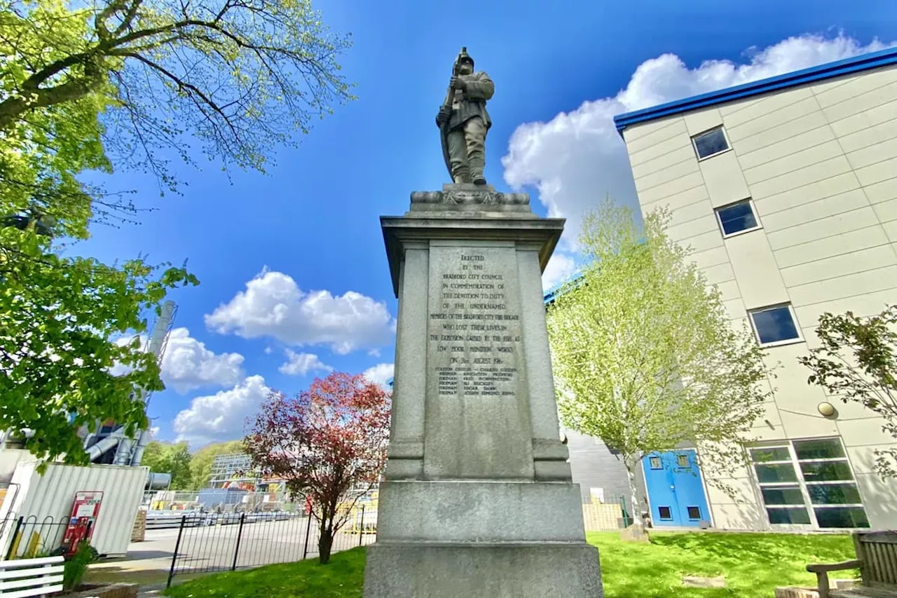 The Low Moor Memorial, Birkenshaw: The memorial to explosions which caused devastated across Bradford