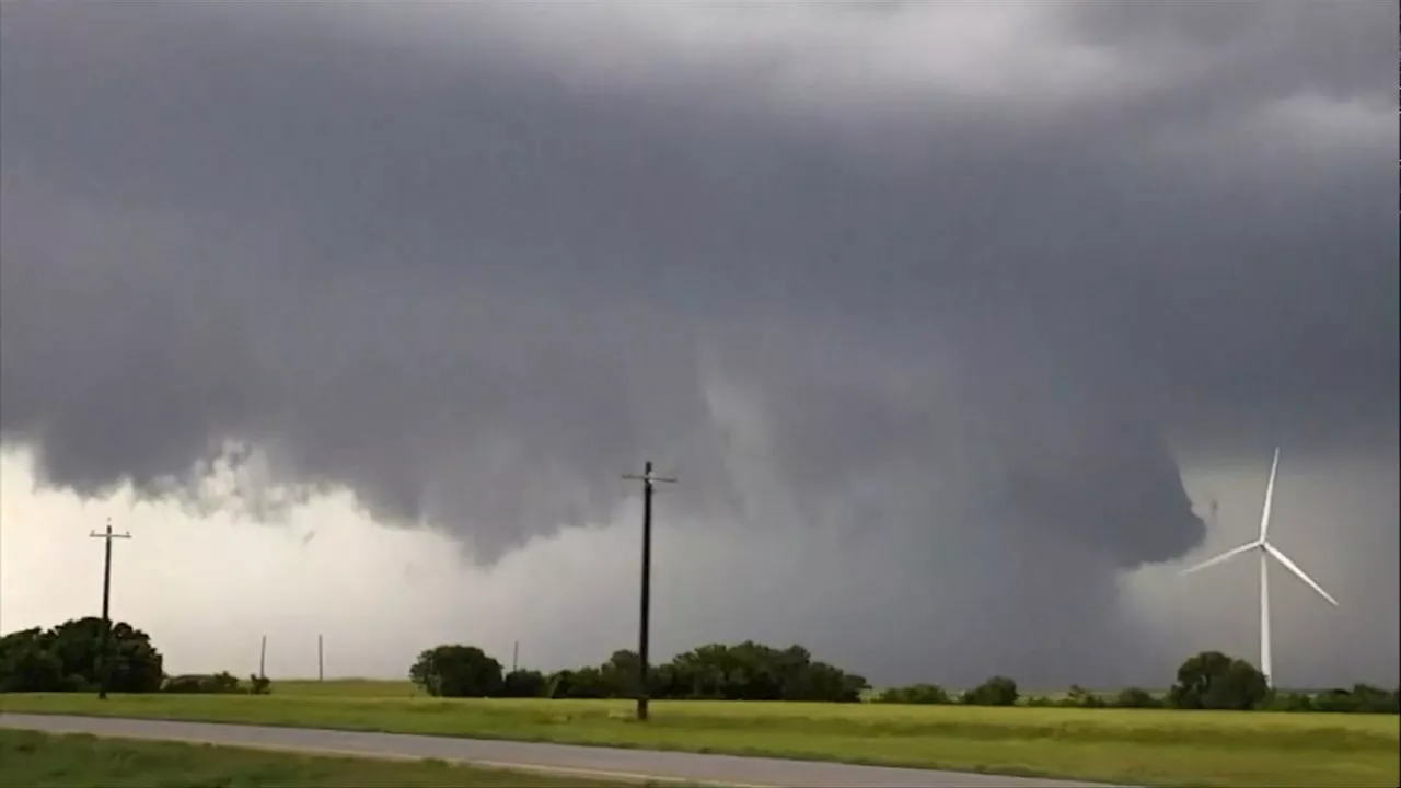 Tornado causes extensive damage to Oklahoma town and 1 death as powerful storms hit central US