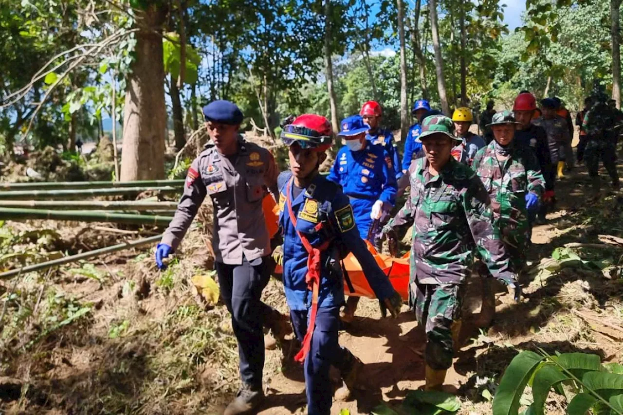 Basarnas: Korban banjir Luwu jadi 13 orang, dua baru ditemukan