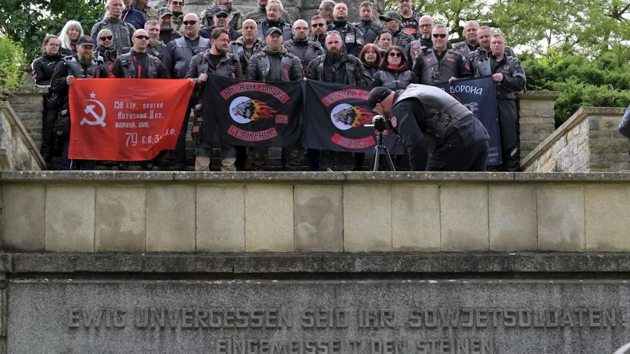 Russische Rockergruppe 'Nachtwölfe' besucht Seelower Höhen