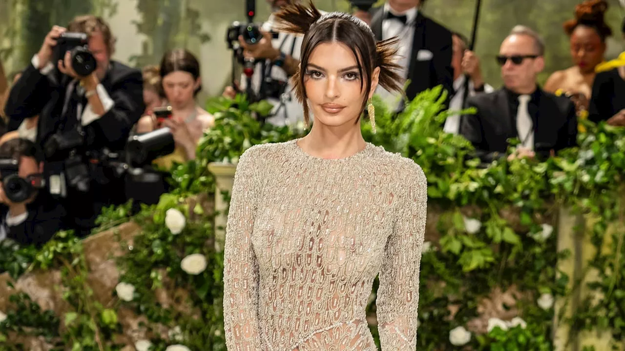 Met Gala 2024: Kleid von Emily Ratajkowski ist fast so alt wie sie