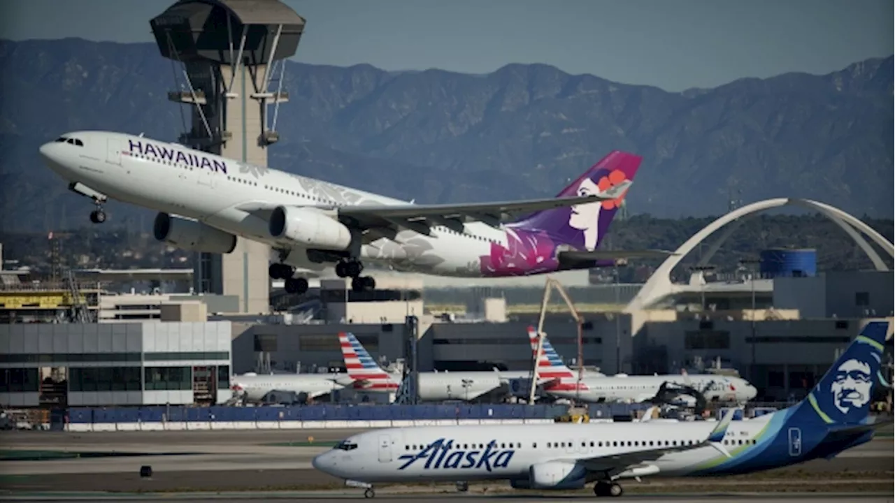 Alaska Air, Hawaiian Tie-Up to Get DOJ Ruling by Early August