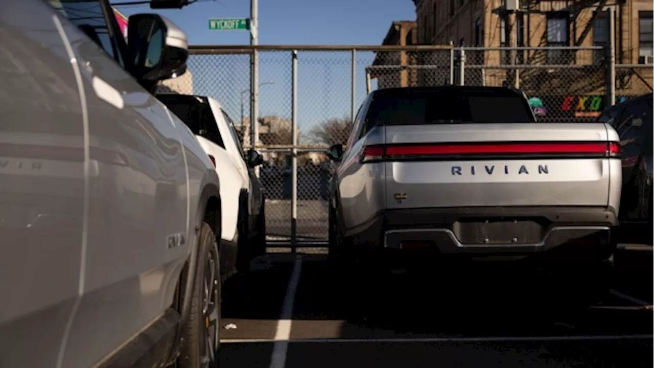 Rivian Sticks With EV Forecast Despite Wider-Than-Expected Loss