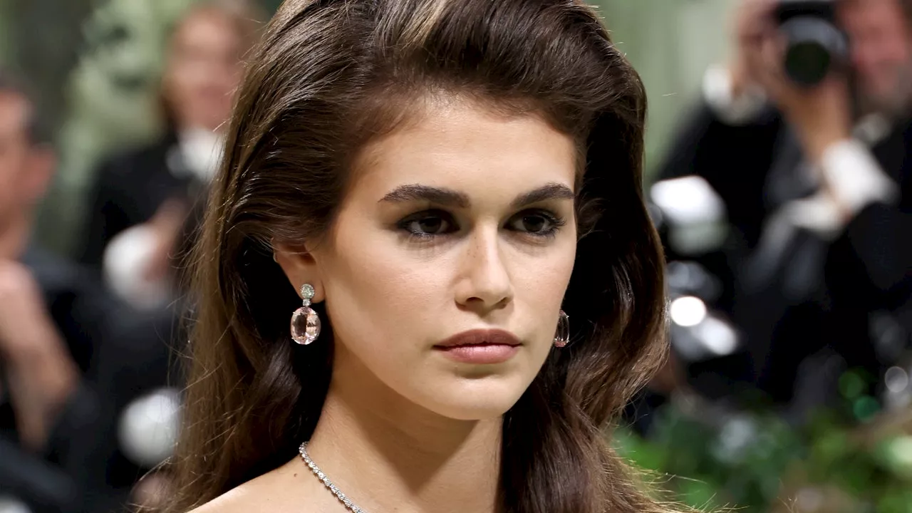 Kaia Gerber’s Va-Va-Voom Met Gala 2024 Hair Is Giving Cindy In The ’90s