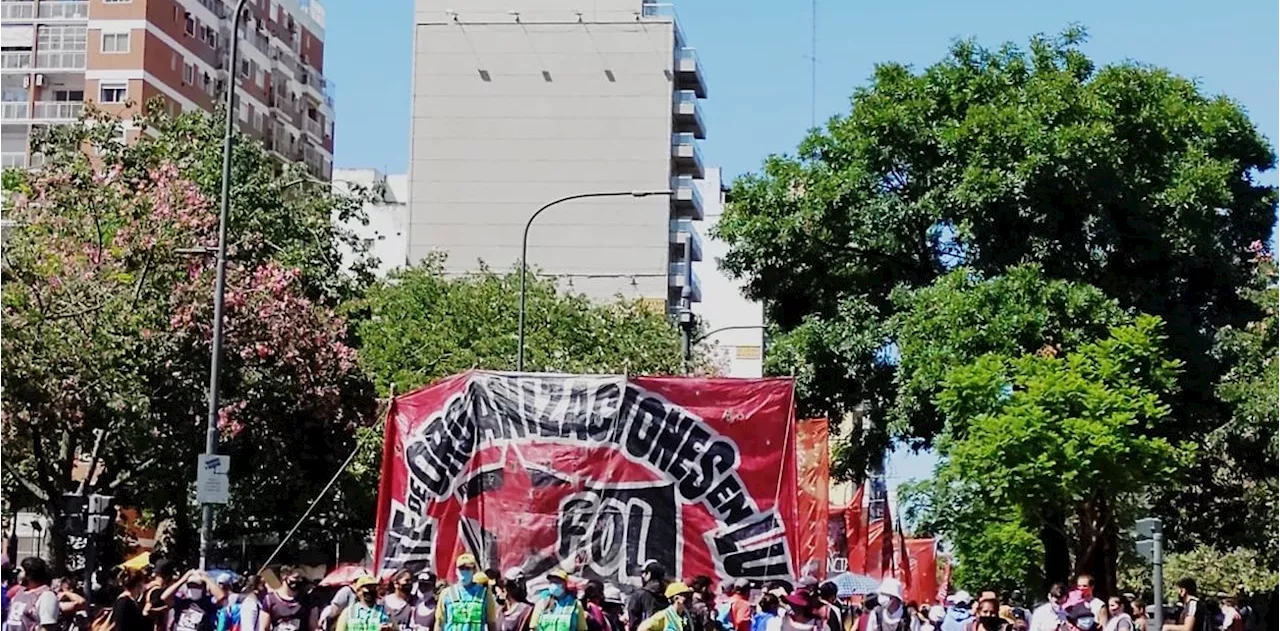 Protesta piquetera contra Milei: organizaciones sociales cortarán rutas de todo el país y marcharán a Olivos