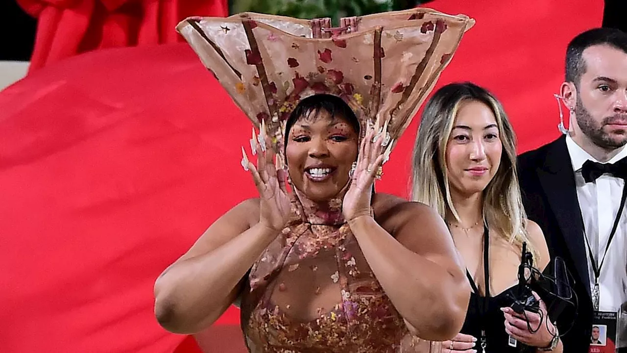 Lizzo's fans tell her the problem with her Met Gala look was not her dress but her HEADPIECE......