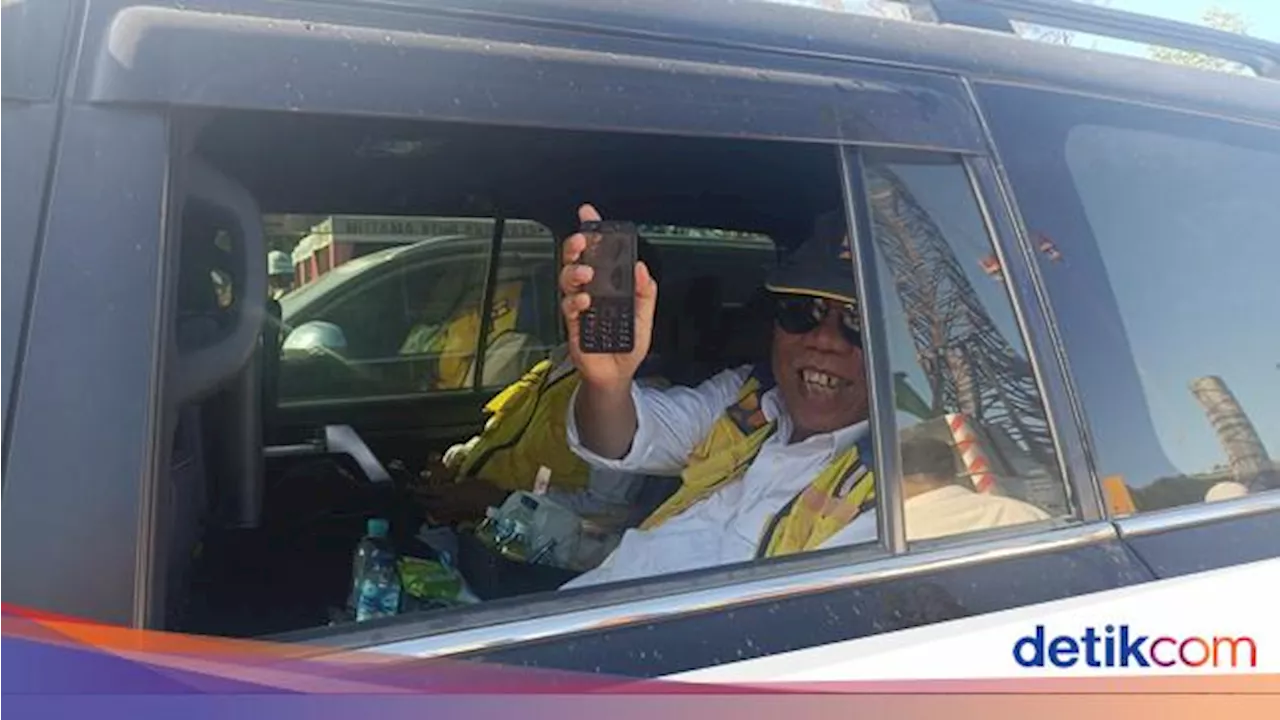 Kunjungan Kerja ke IKN, Basuki Pamer HP Jadul